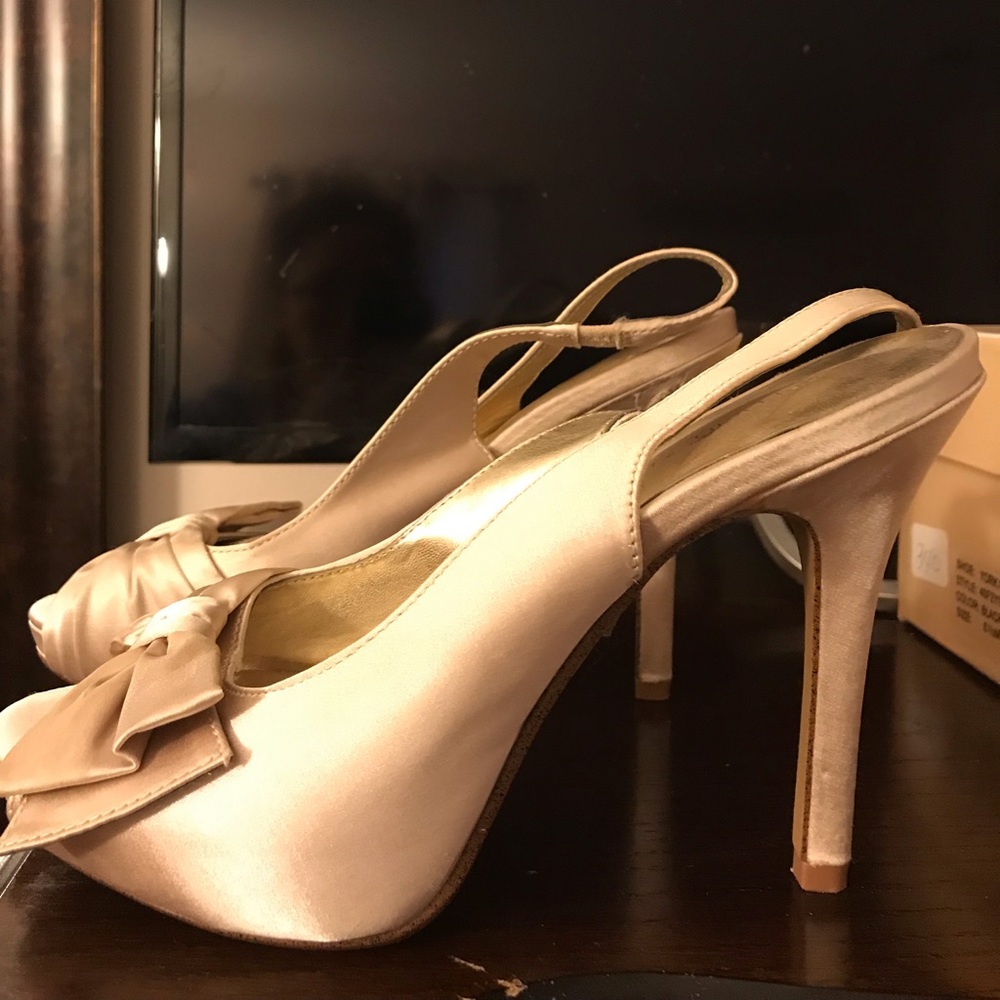 Gold/cream heels